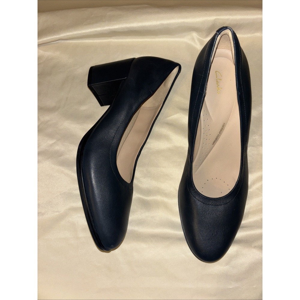 Clarks 10 M Freva 55 Court Pumps Navy Leather Classic Career Block Heels $110 - Picture 2 of 16
